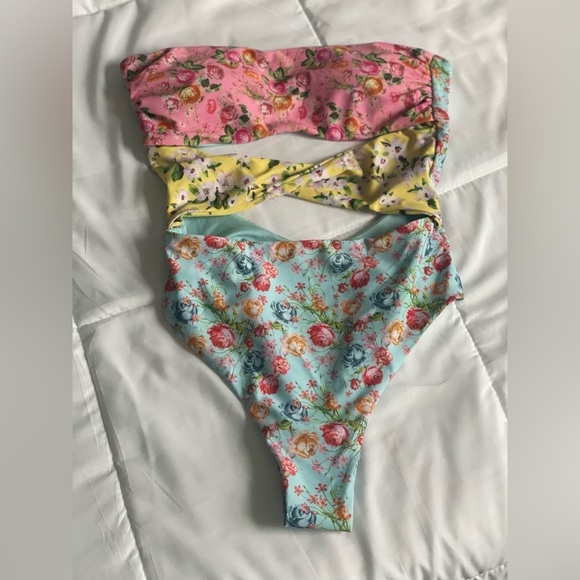 Altar'd State Floral One Piece Swimsuit - strap missing - Picture 2 of 7